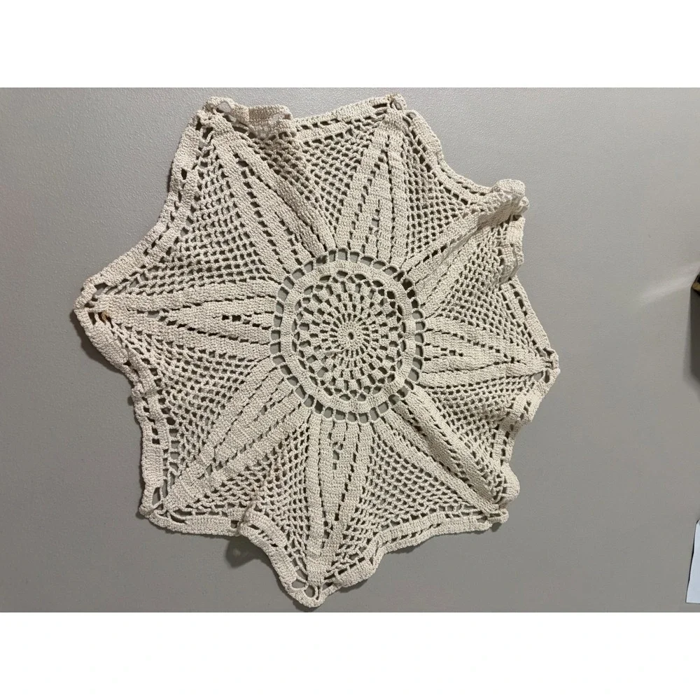 Vintage Handmade Crochet Doily Table Runner Starburst Pattern Cream‎ Cottagecore